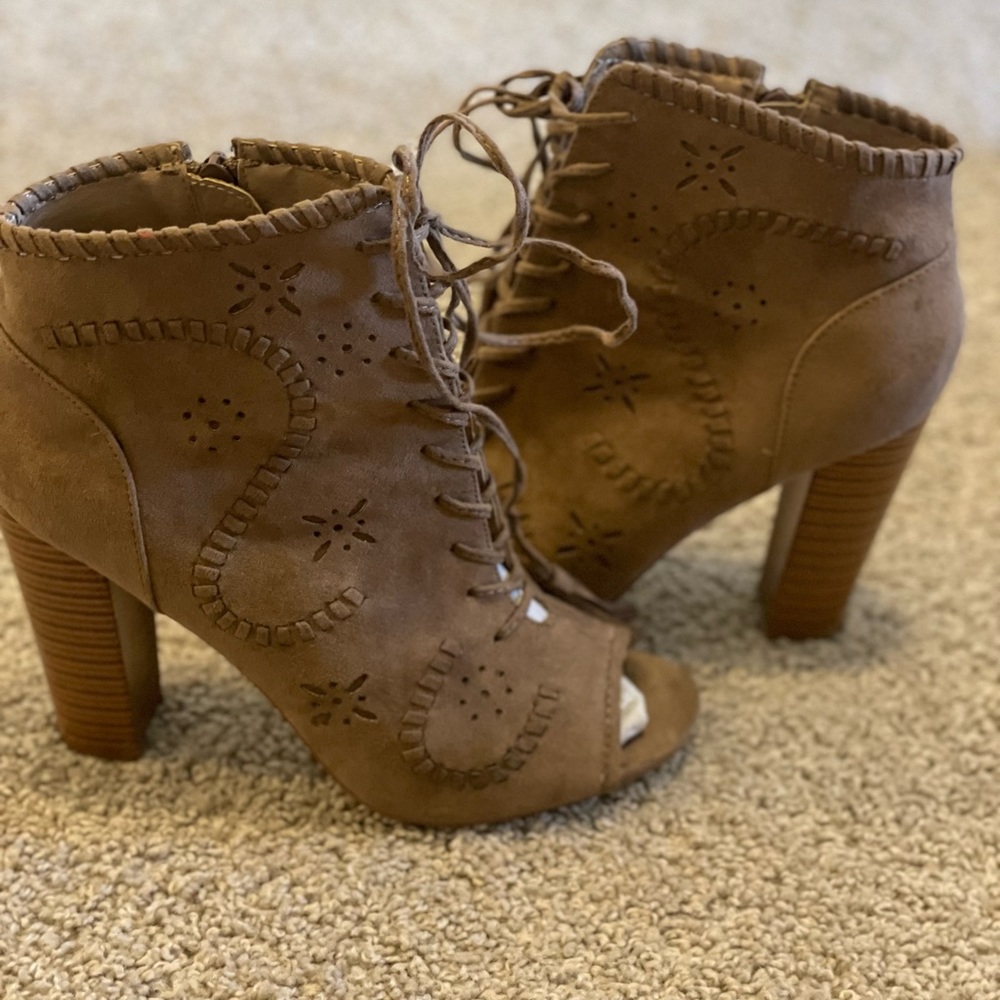 Just Fab laced Heels